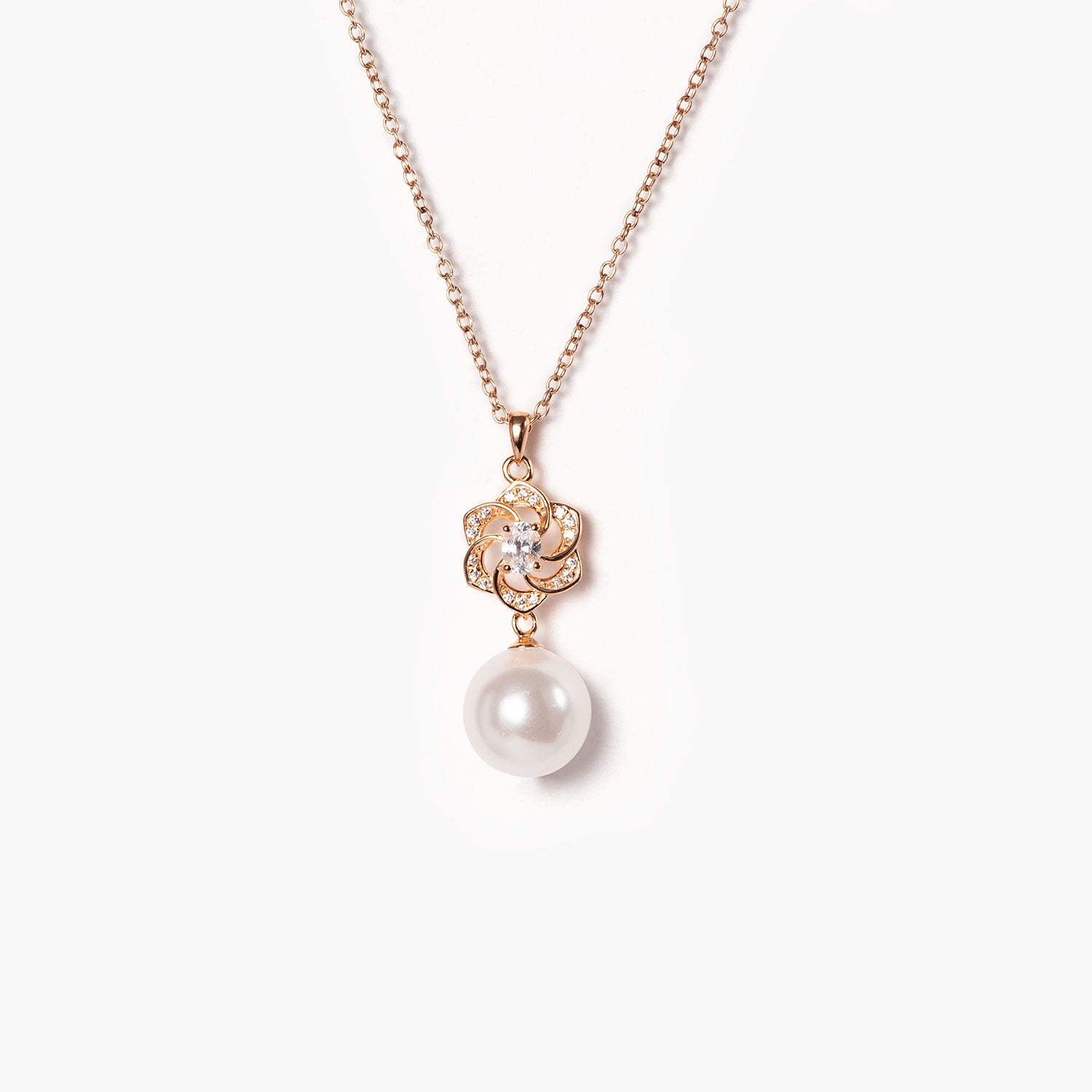 14K Gold 11mm Pearl Diamonds Pave Curved Flower Pendant Neckalce in Flower Design