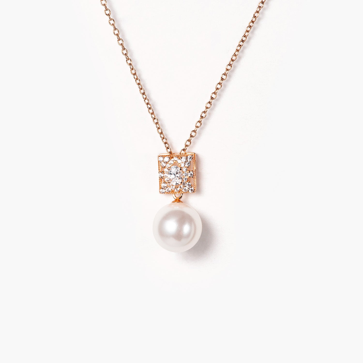 Elegant 14K Gold  Pearl Pendant Neckalce with Natural  Diamonds