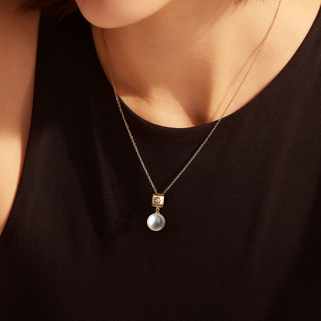 14K Gold Baroque Pearl Pendant Necklace with Diamonds