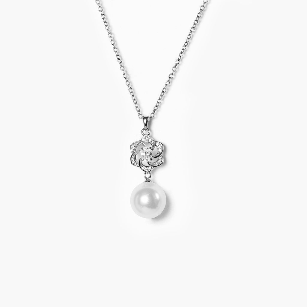 14K Gold 11mm Pearl Diamonds Pave Curved Flower Pendant Neckalce in Flower Design