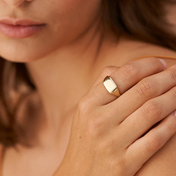 Classic Engravable Square-shape Signet Ring