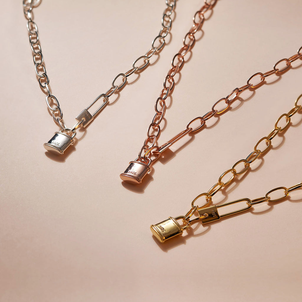 Oval Link Chain Necklace With Lock Pendant